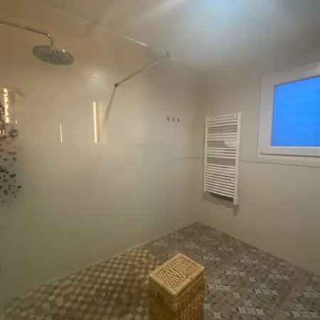 Moderne Avec Piscine Privee Pres De La Vila