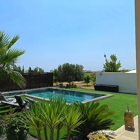 Moderne Avec Piscine Privee Pres De La 프롱티냥